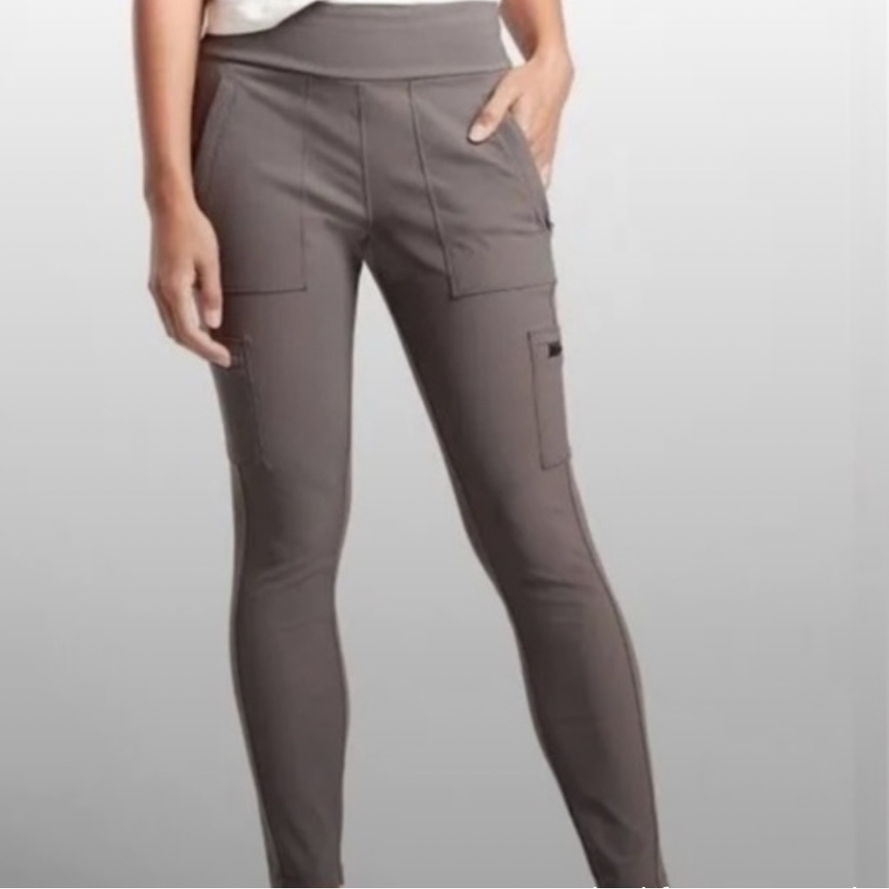 Athleta Women's Tan Headland Hybrid Cargo Pants
